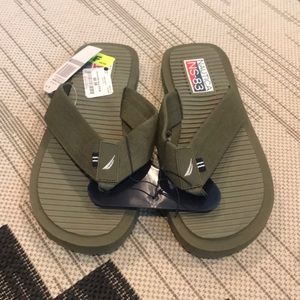 Nautica flip flops